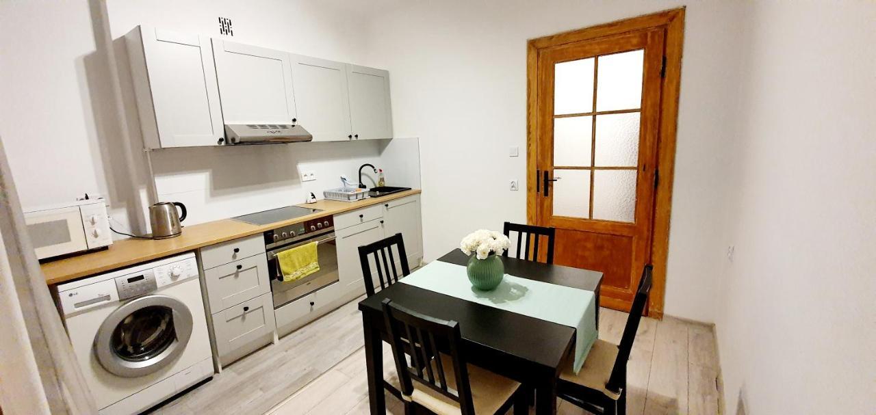 Separated Kitchen, Fast Internet Aleja 3 Maja 2M80 Varşova Dış mekan fotoğraf