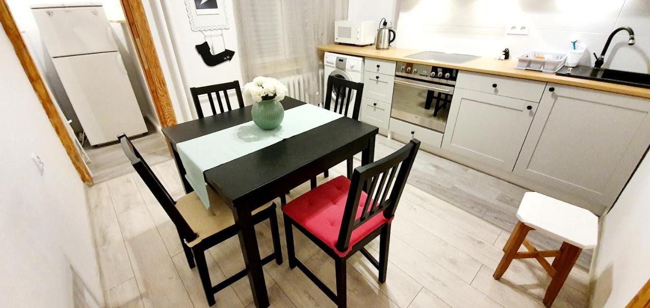 Separated Kitchen, Fast Internet Aleja 3 Maja 2M80 Varşova Dış mekan fotoğraf
